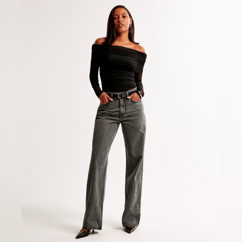 Abercrombie & Fitch Curve Love The Loose High Rise Jeans 6 Short